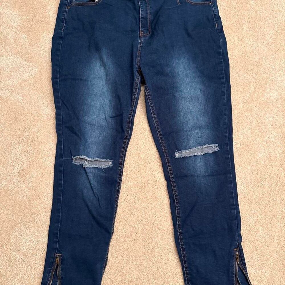 Prettylittlething Women's Navy and Blue Jeans